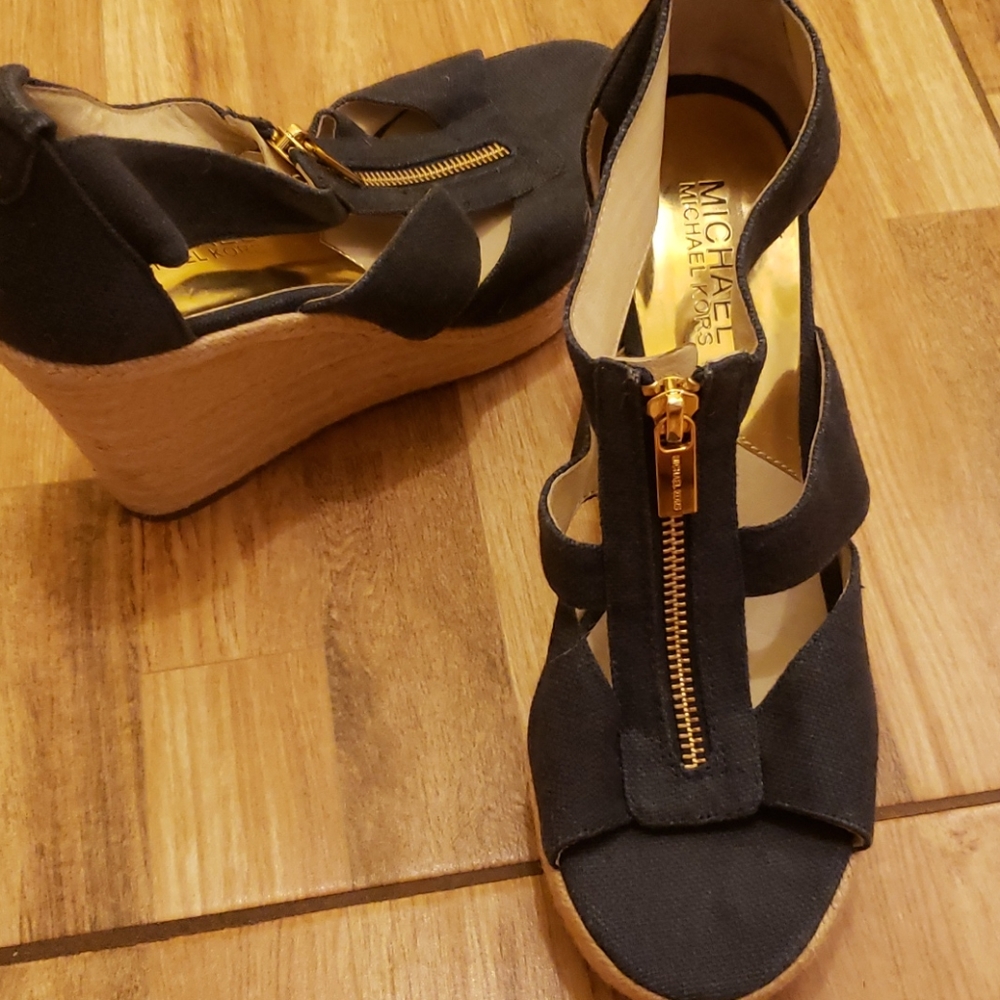 Sandal - Picture 2 of 4